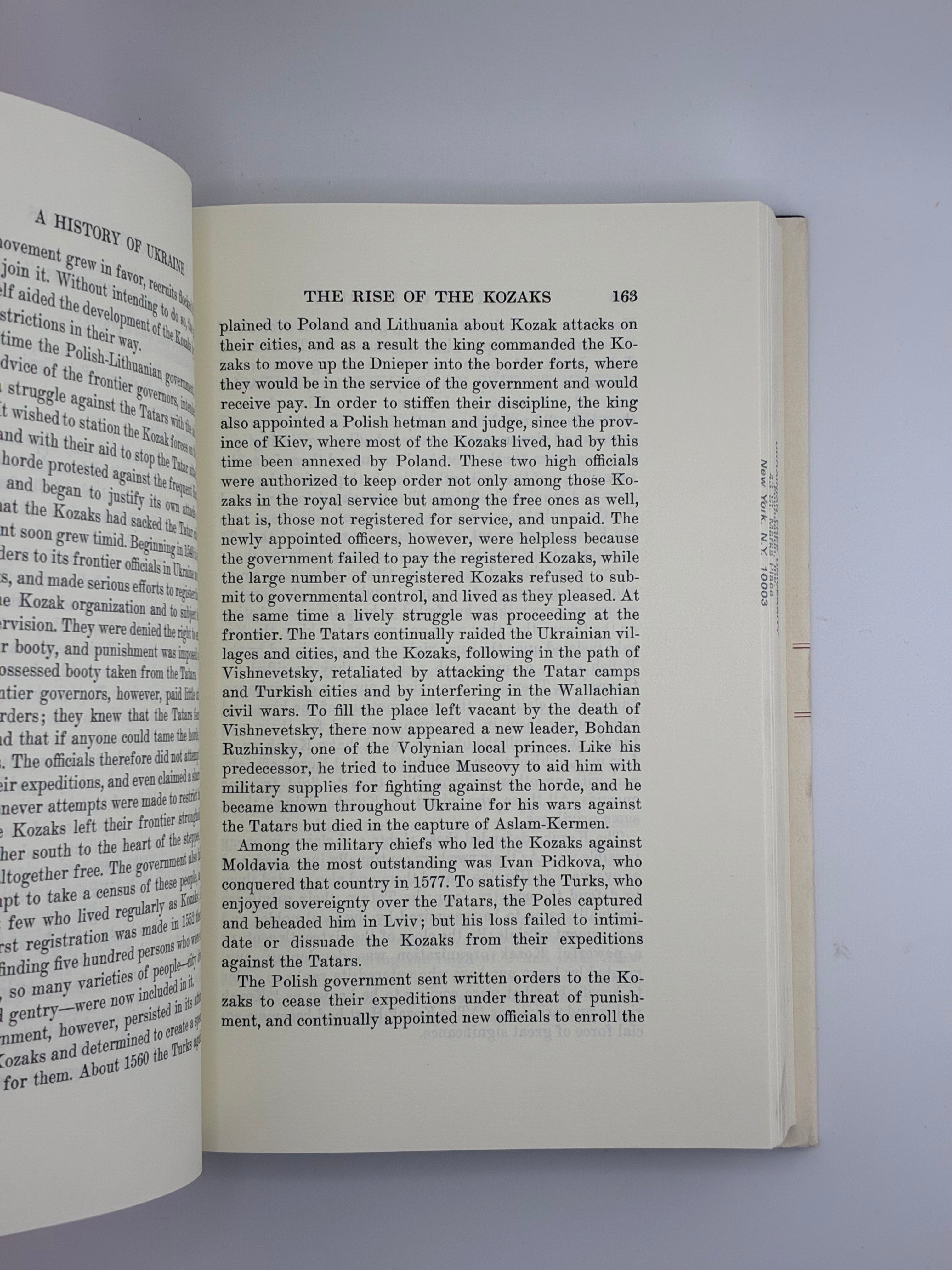 📕 A History of Ukraine / Michael Hrushevsky (Історія України-Руси)
📍 Connecticut: Archon Books, 1970. — Видано для Ukrainian National Association.