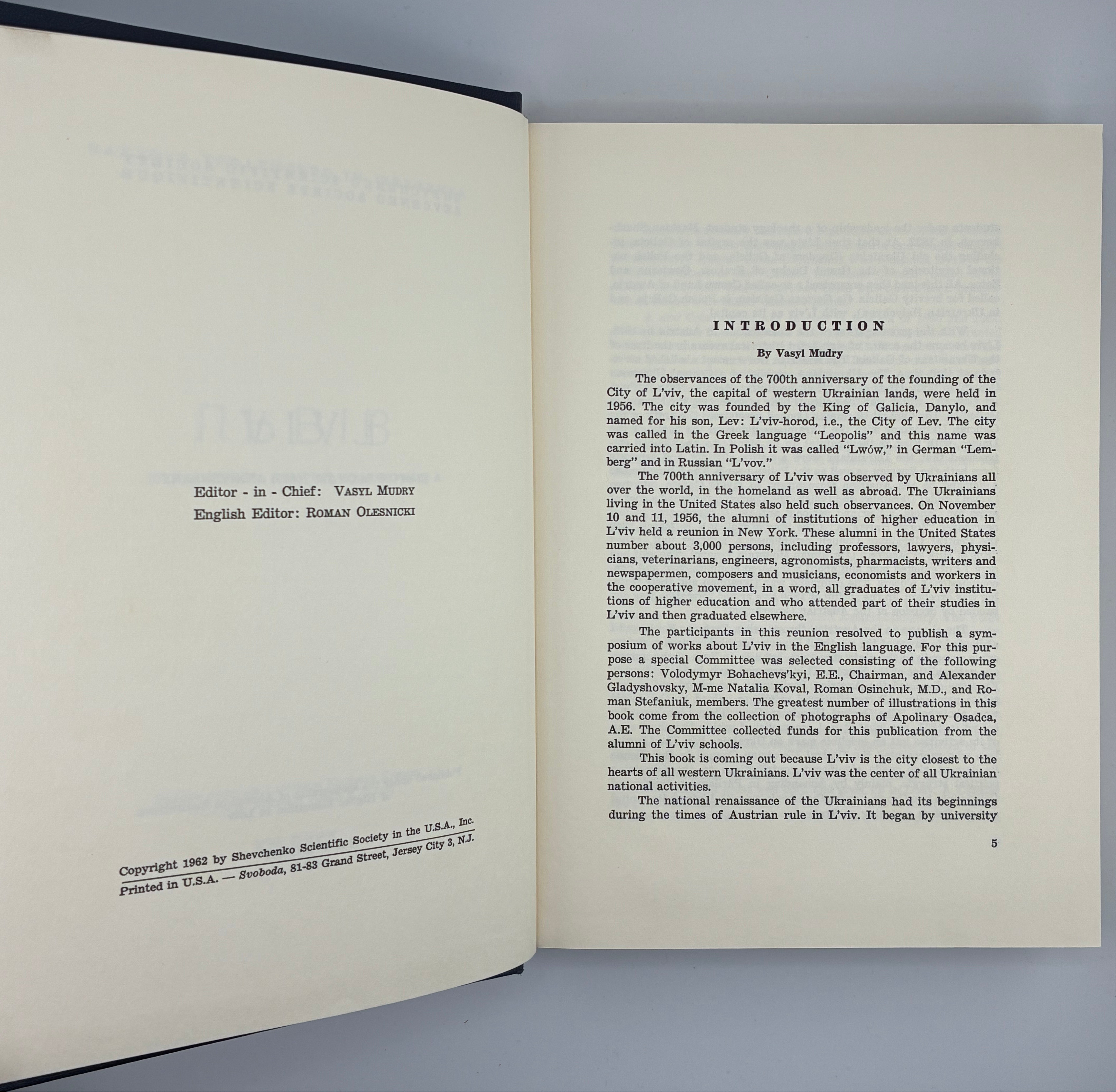 📕 LVIV. A Symposium on its 700th Anniversary