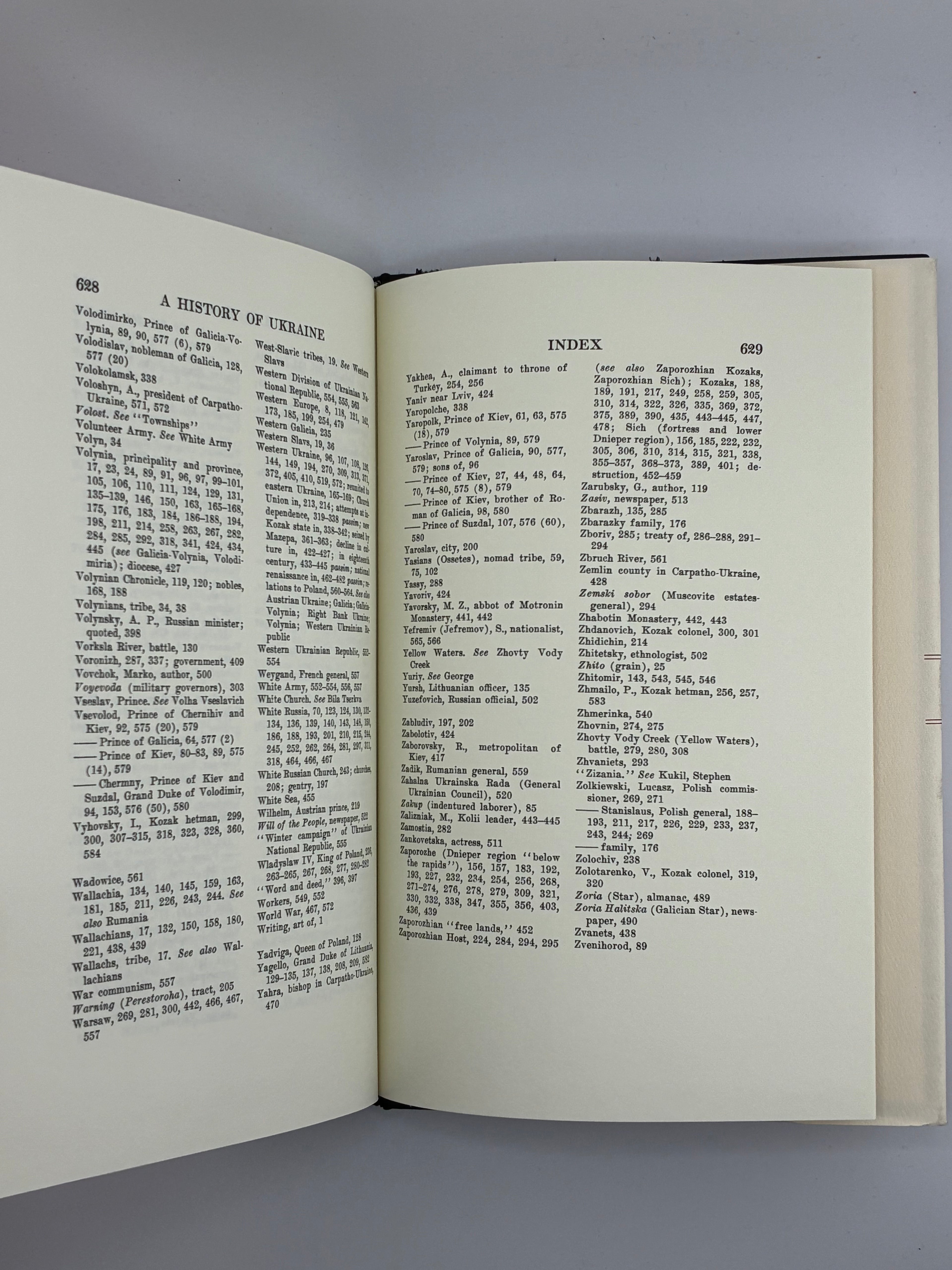 📕 A History of Ukraine / Michael Hrushevsky (Історія України-Руси)
📍 Connecticut: Archon Books, 1970. — Видано для Ukrainian National Association.