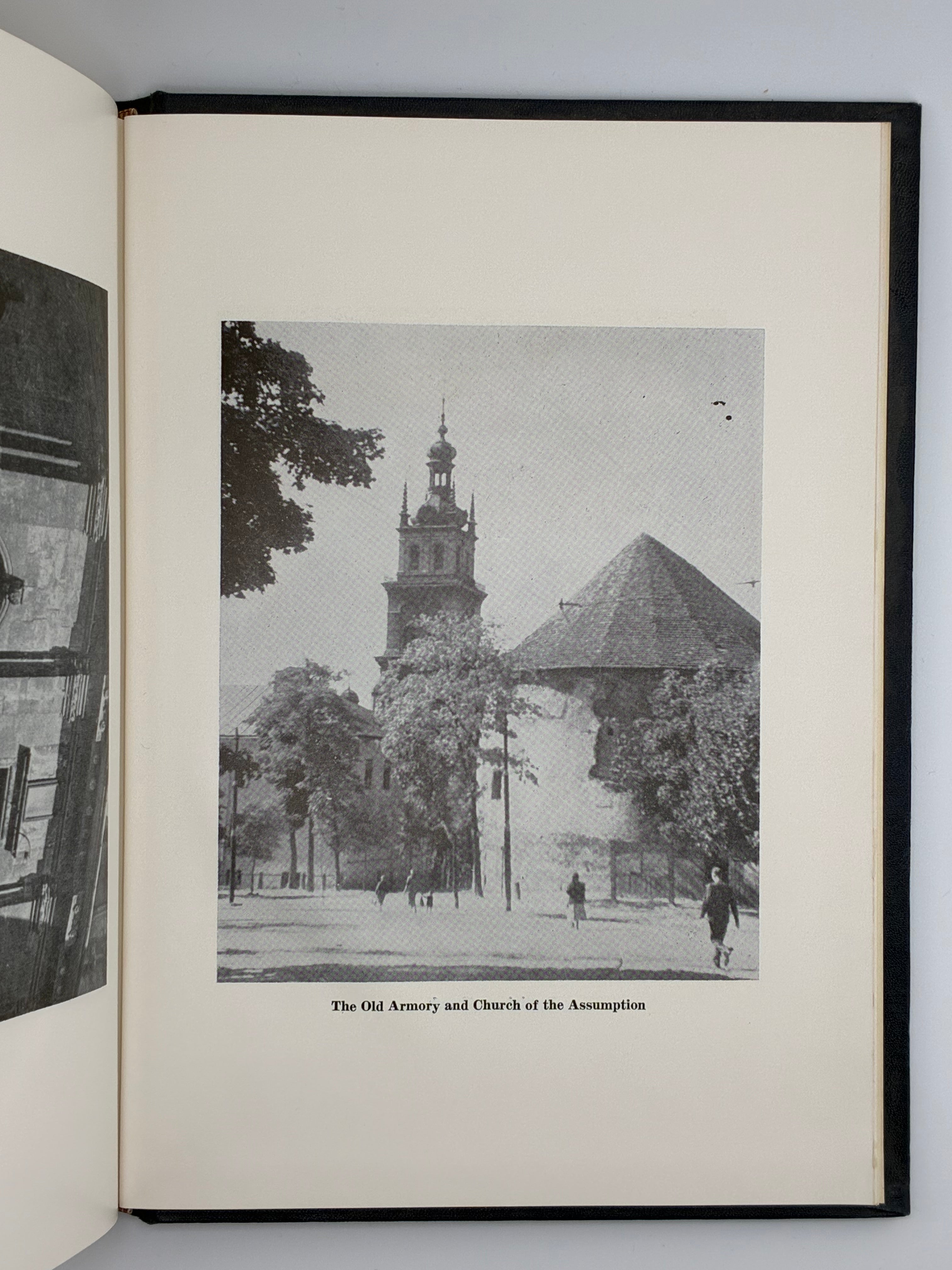 📕 LVIV. A Symposium on its 700th Anniversary