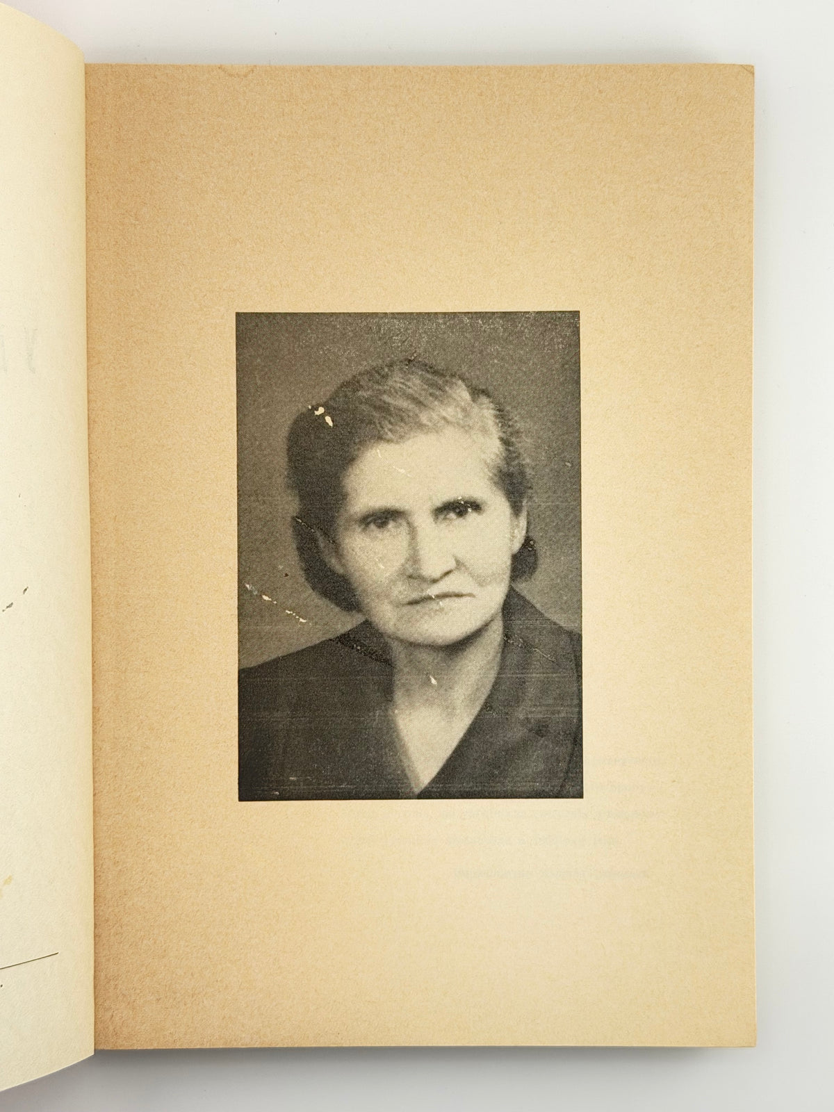 Остромира Марія. У досвітню годину: повість. Буенос-Айрес, 1969
