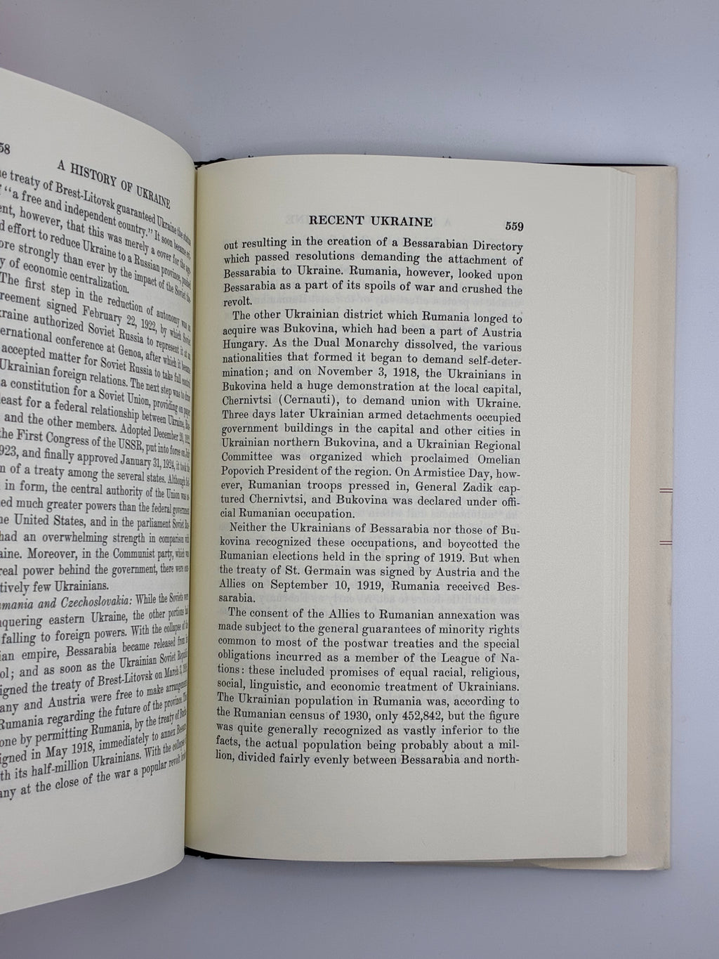 📕 A History of Ukraine / Michael Hrushevsky (Історія України-Руси)
📍 Connecticut: Archon Books, 1970. — Видано для Ukrainian National Association.