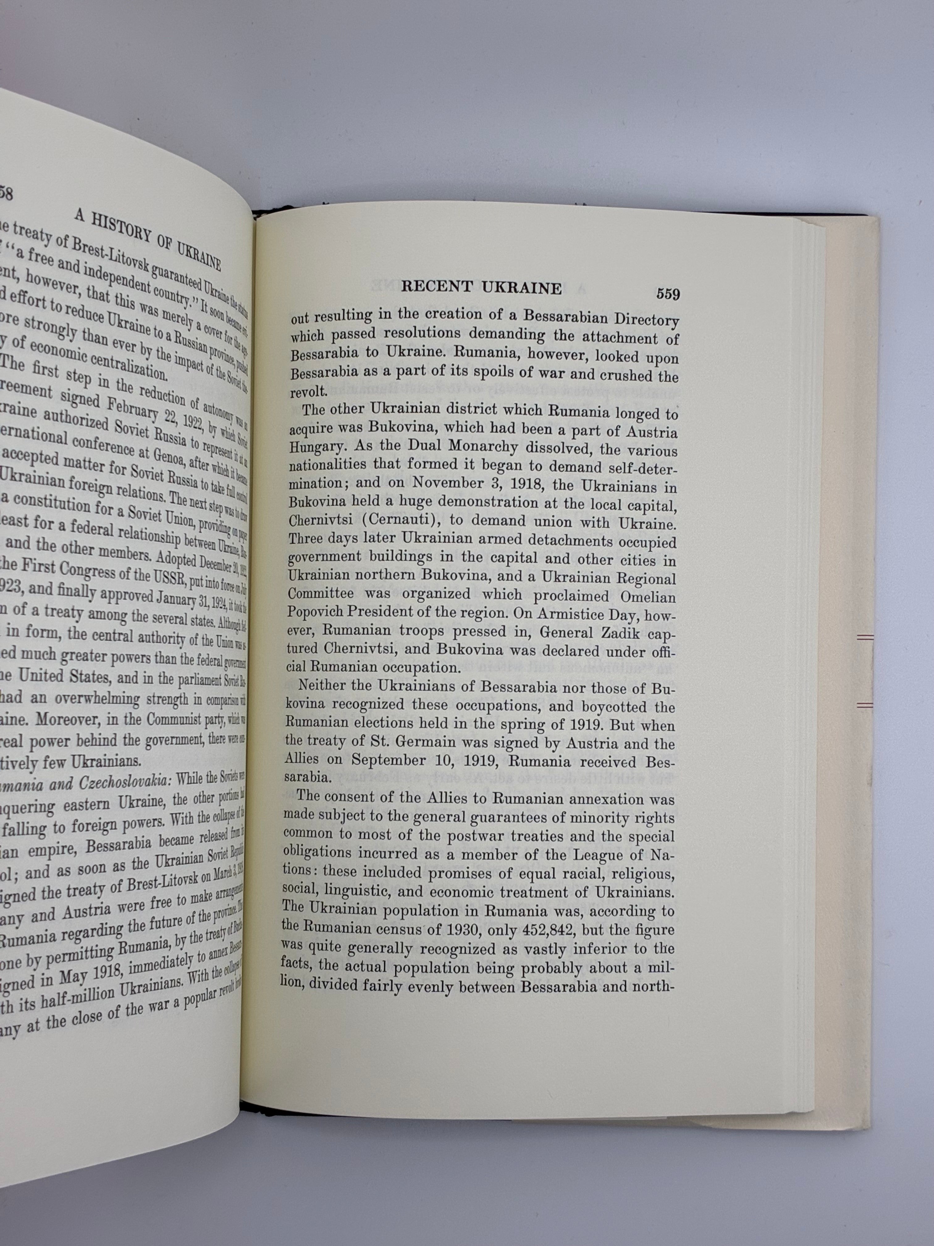 📕 A History of Ukraine / Michael Hrushevsky (Історія України-Руси)
📍 Connecticut: Archon Books, 1970. — Видано для Ukrainian National Association.